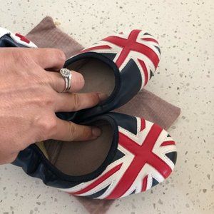 Butterfly twists English flats